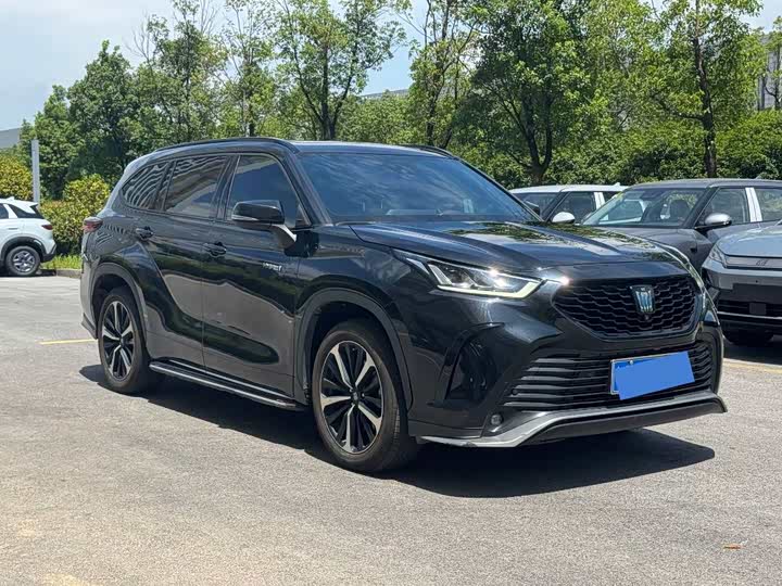 Toyota Crown Kluger, 2023 — фото 3 из 9