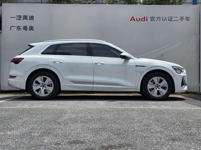 Audi e-tron, 2023 — фото 5 из 12
