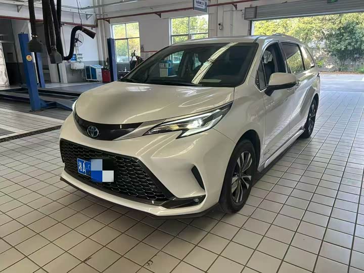 Toyota Granvia, 2023 — купить в Саратове под ключ