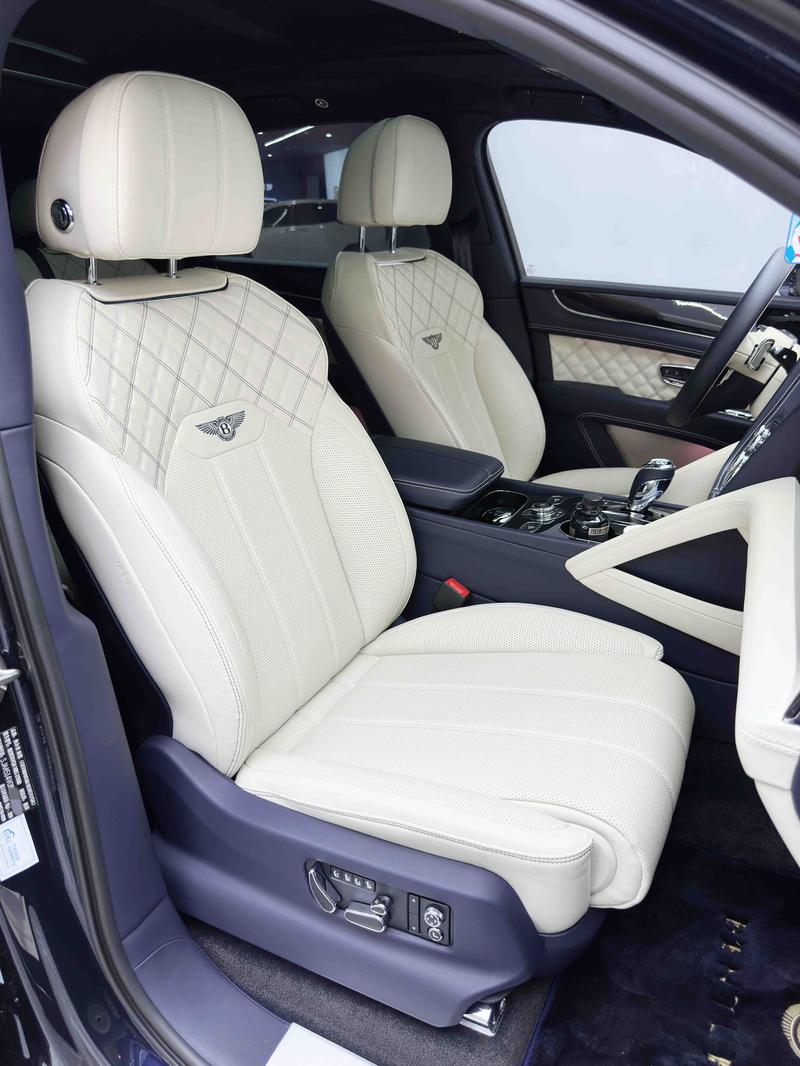 Bentley Bentayga, 2022 — фото 12 из 12