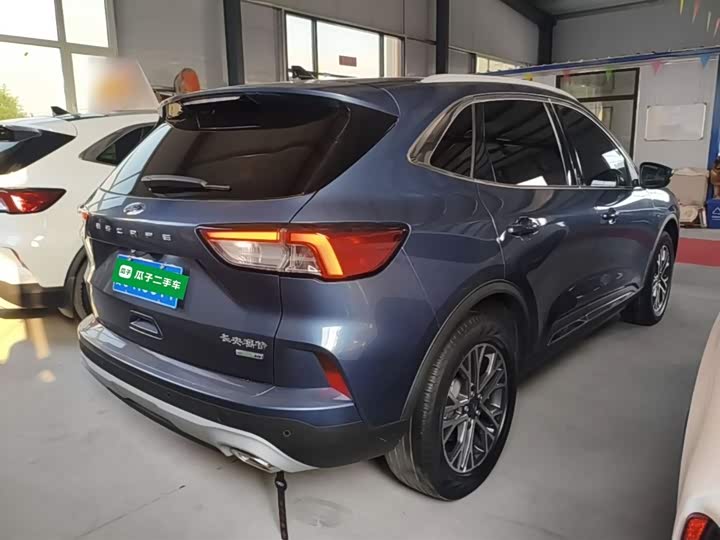 Ford Escape, 2022 — фото 7 из 9