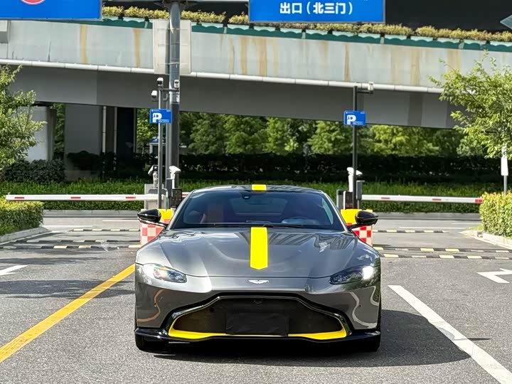 Aston Martin V8 Vantage, 2022 — купить в Санкт-Петербурге под ключ