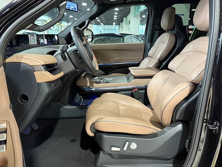 Lincoln Navigator, 2025 — фото 7 из 9