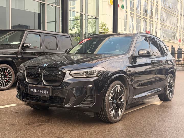 BMW iX3, 2024 — фото 4 из 9