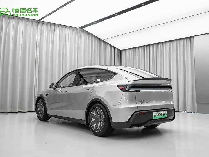 Tesla Model Y, 2025 — фото 6 из 9