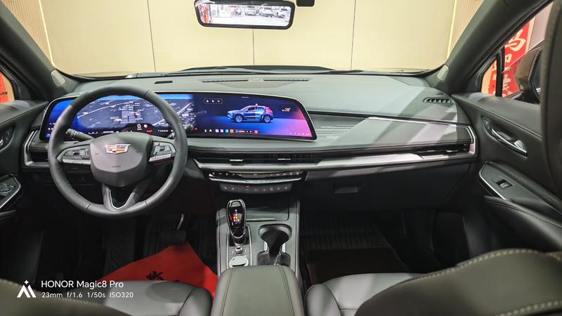 Cadillac XT4, 2025 — фото 8 из 12