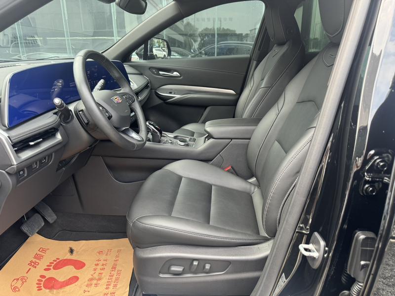 Cadillac XT4, 2023 — фото 8 из 10