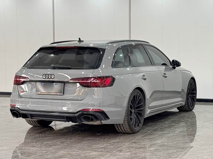Audi RS 4, 2025 — фото 5 из 9