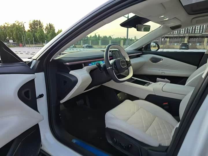 Lynk & Co 30 EM-P Hybrid, 2025 — фото 5 из 9