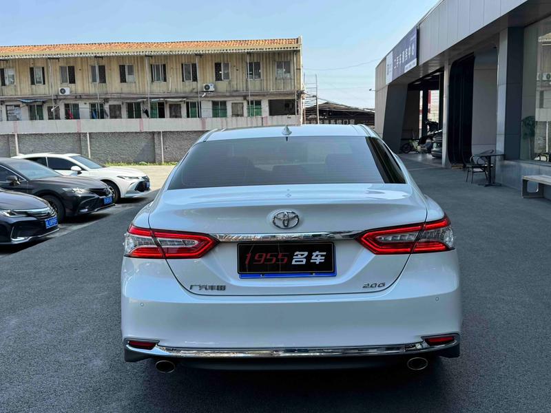 Toyota Camry, 2023 — фото 5 из 10