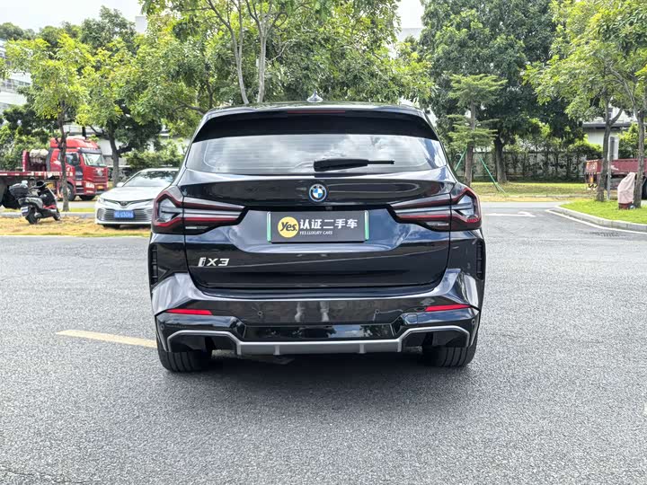 BMW iX3, 2022 — фото 6 из 9