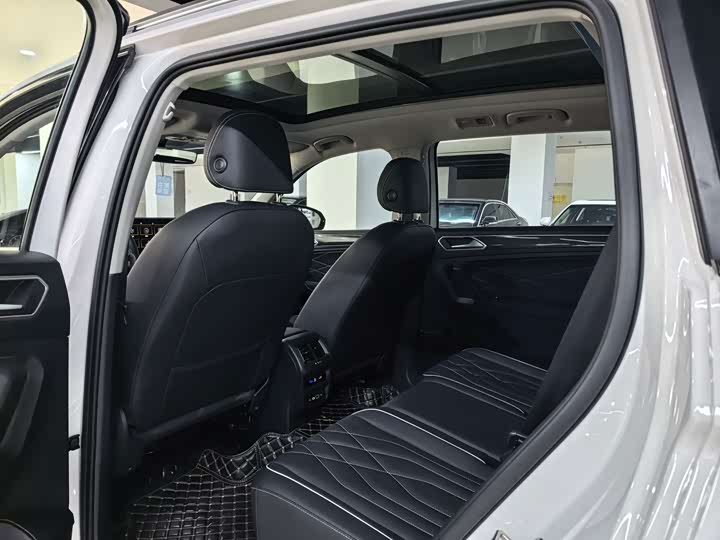 Volkswagen Tiguan L Pro, 2022 — фото 7 из 9