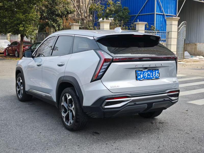 Geely Atlas L, 2024 — фото 4 из 10