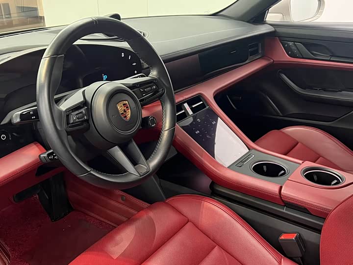 Porsche Taycan, 2022 — фото 6 из 9