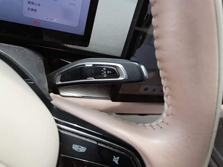 Geely Geometry M6, 2022 — фото 7 из 9