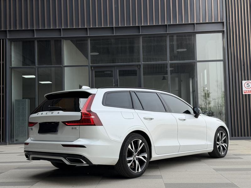 Volvo V60, 2021 — фото 5 из 10