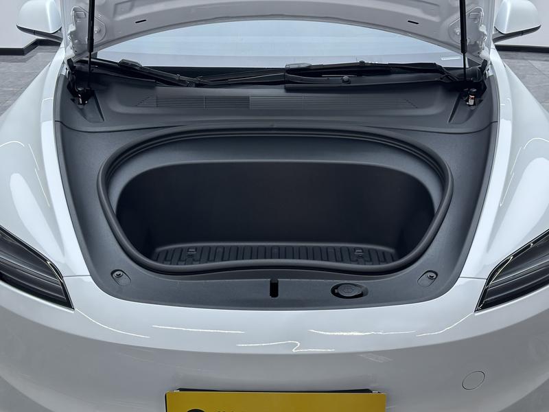 Tesla Model 3, 2025 — фото 12 из 12