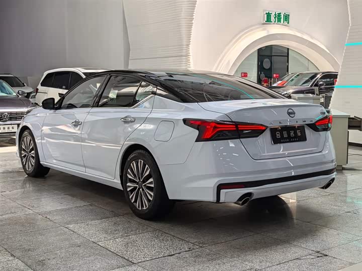 Nissan Teana, 2025 — фото 4 из 9