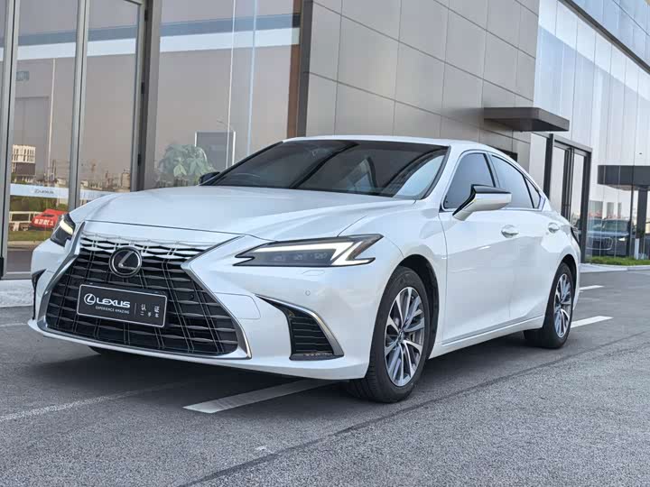 Lexus ES, 2025 — купить в Брянске под ключ