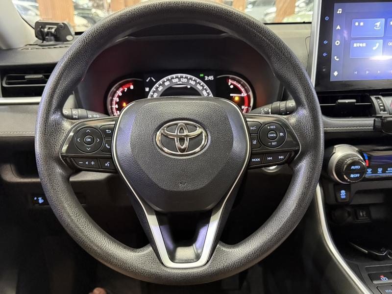 Toyota RAV4, 2021 — фото 10 из 12