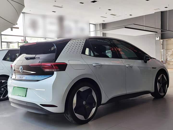 Volkswagen ID.3, 2023 — фото 7 из 9