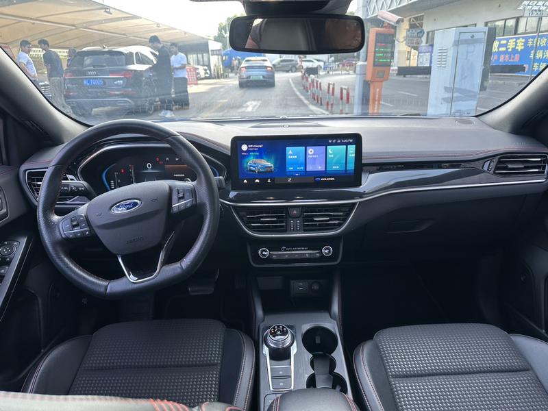 Ford Focus, 2021 — фото 7 из 12