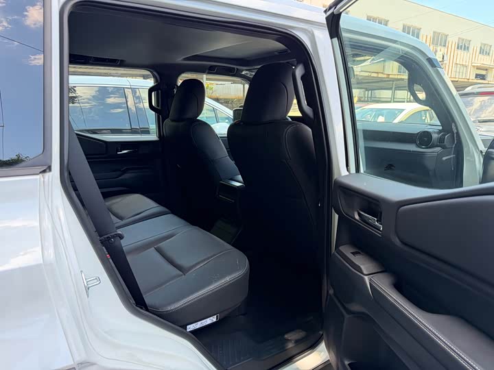 Toyota Prado, 2025 — фото 8 из 9