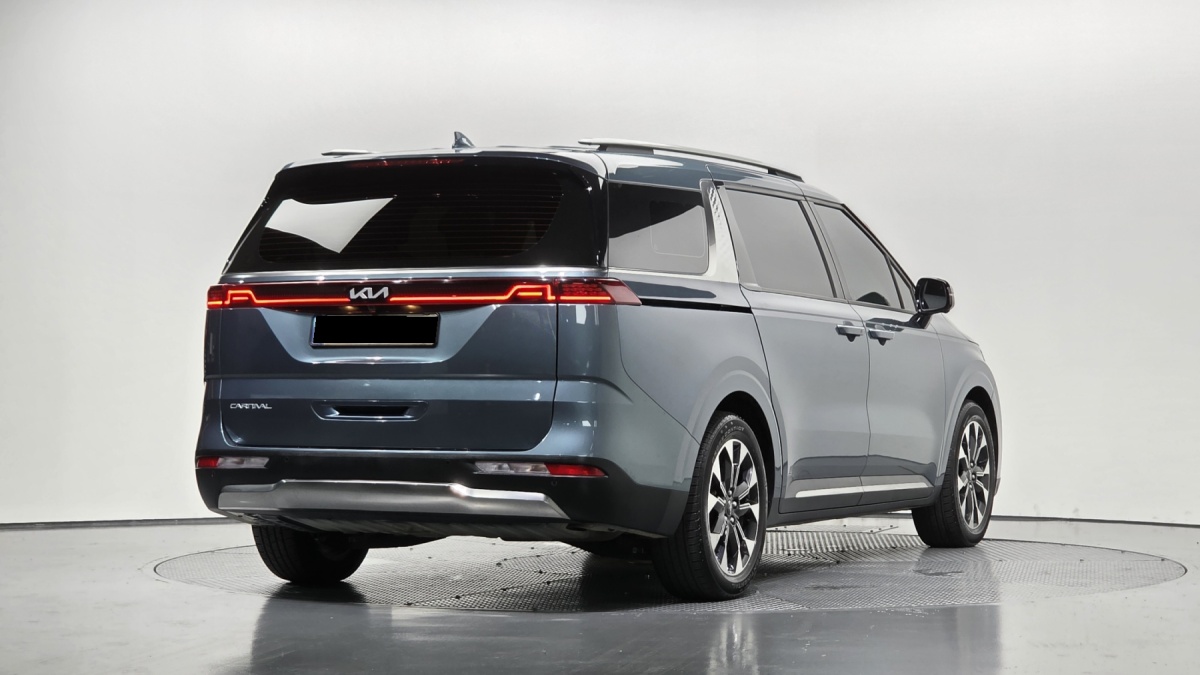 Kia Carnival, 2023 — фото 2 из 12