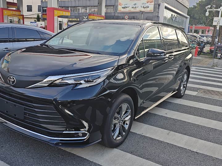 Toyota Sienna, 2026 — купить в Костроме под ключ