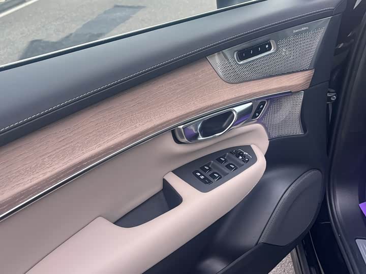 Volvo XC90 Hybrid, 2025 — фото 6 из 9
