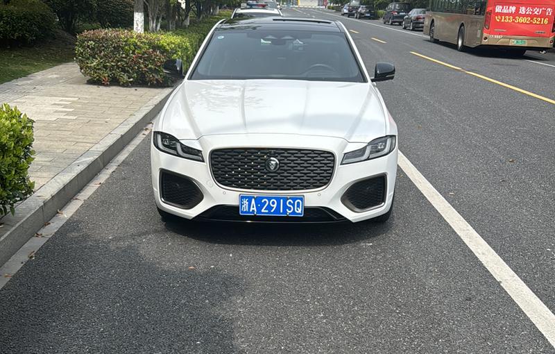 Jaguar XF L, 2023 — фото 2 из 12