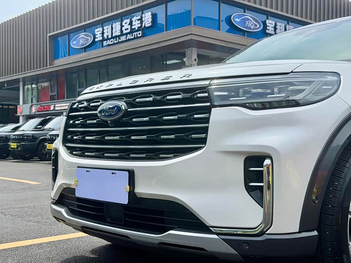 Ford Explorer, 2023 — фото 4 из 9