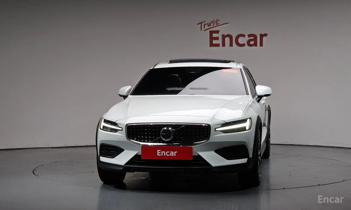 Volvo V60, 2024 — фото 3 из 12