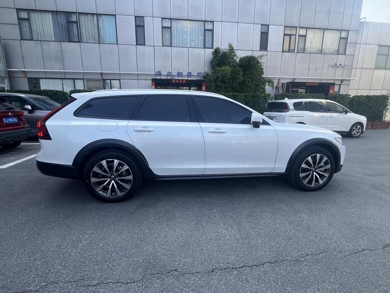 Volvo V90, 2024 — фото 8 из 12