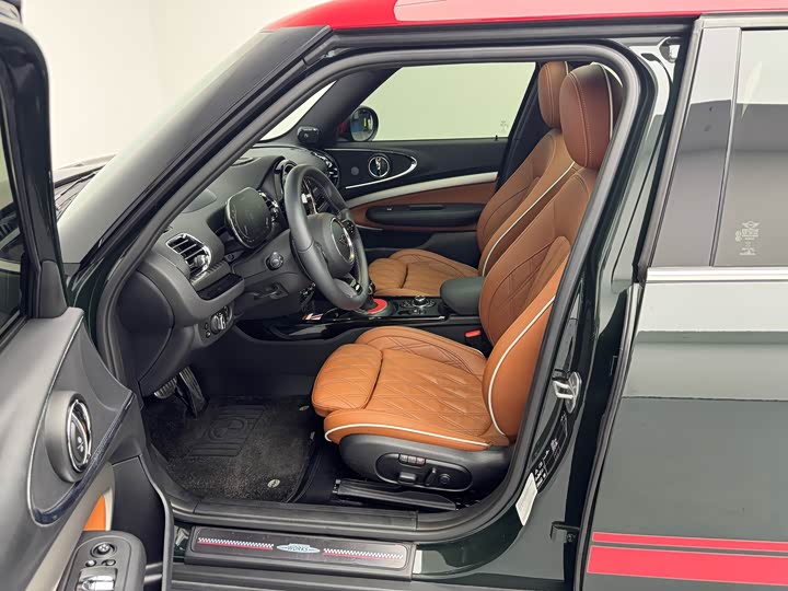 Mini Clubman JCW, 2021 — фото 6 из 9