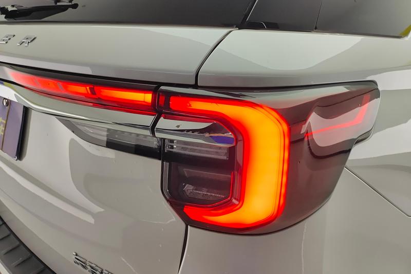 Ford Explorer, 2023 — фото 5 из 12