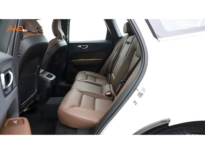 Volvo XC60, 2024 — фото 7 из 9