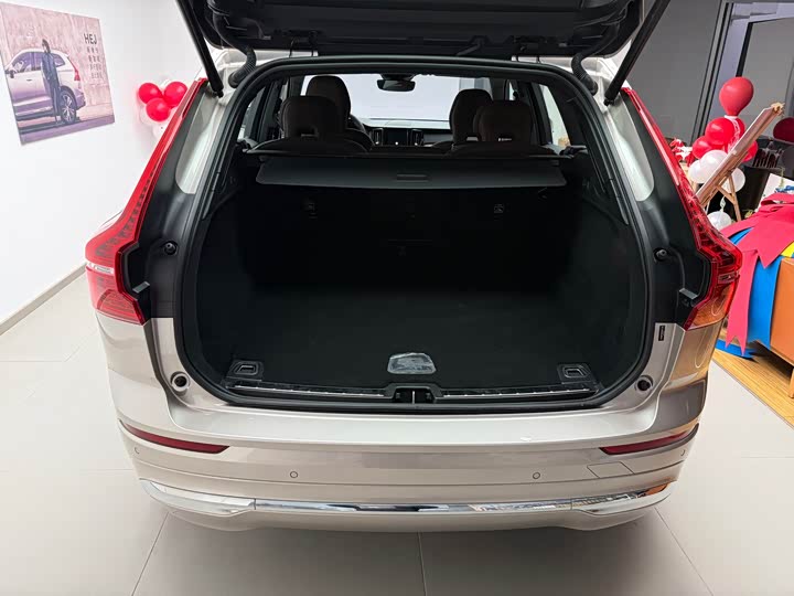 Volvo XC60, 2024 — фото 9 из 9