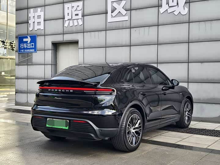 Porsche Macan EV, 2026 — фото 8 из 9