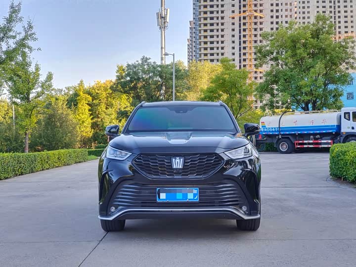 Toyota Crown Kluger, 2024 — фото 2 из 9