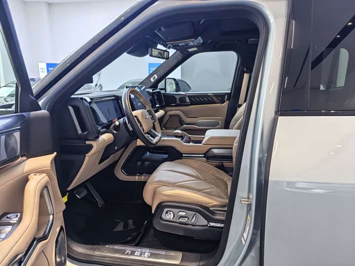 BYD FangChengBao Leopard 8, 2025 — фото 2 из 5