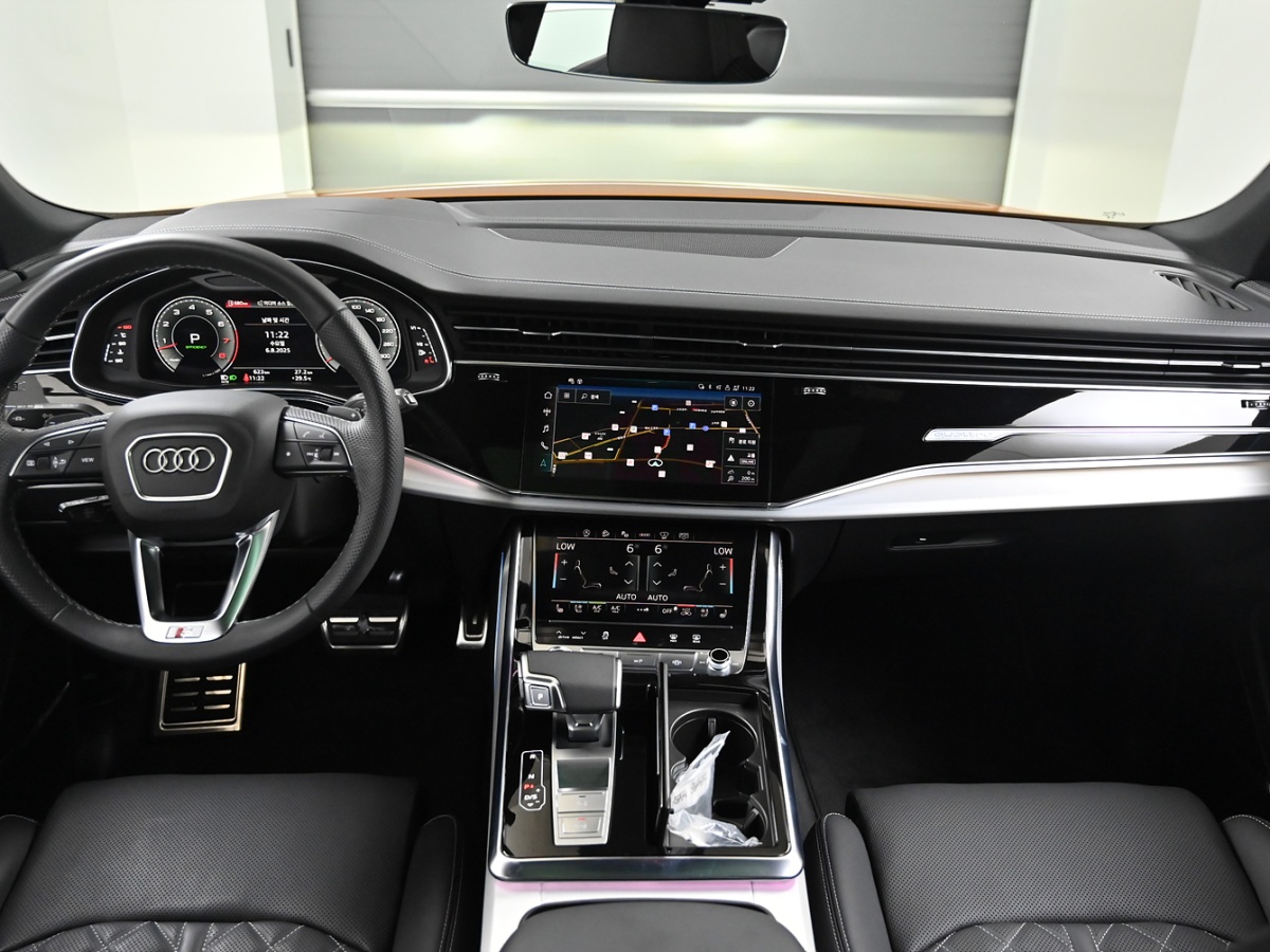 Audi Q8, 2023 — фото 6 из 12