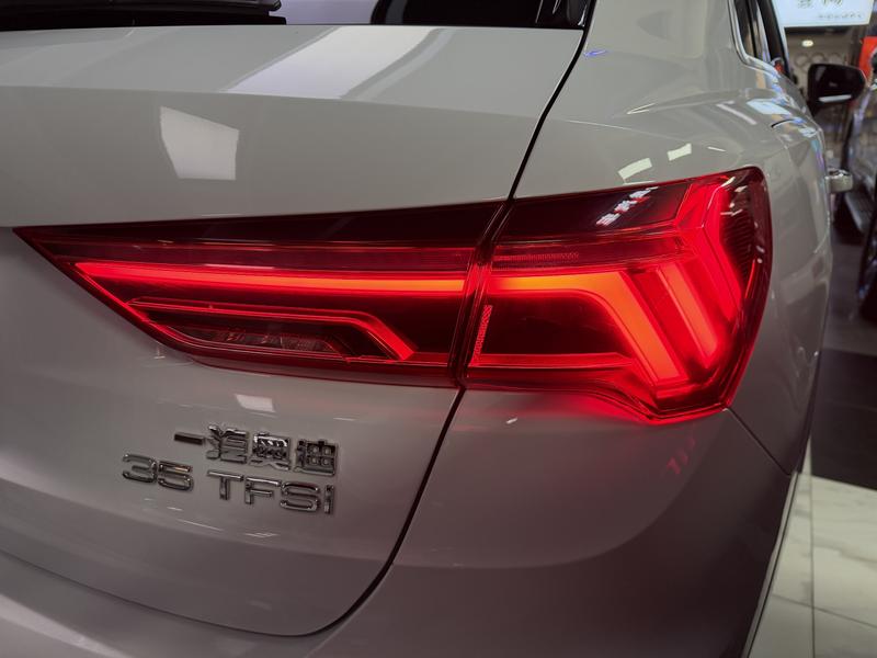Audi Q3, 2024 — фото 10 из 12