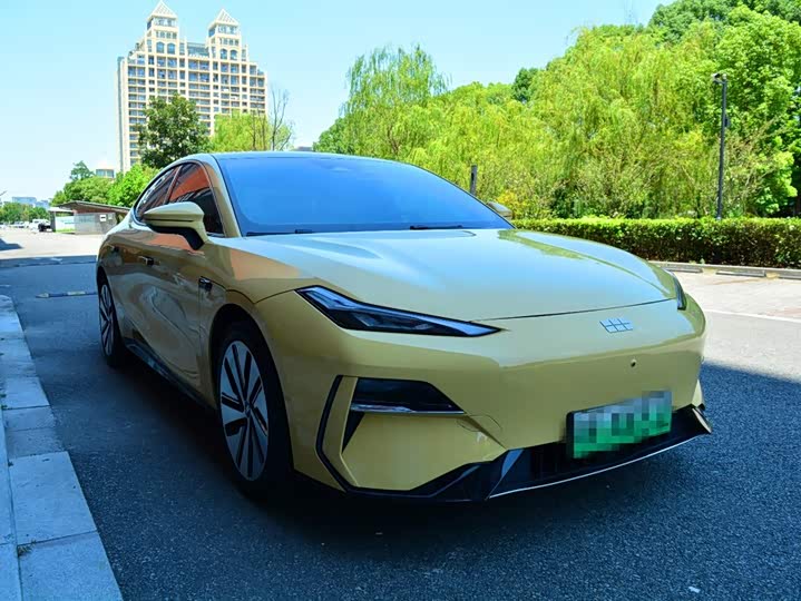 Geely Galaxy E8, 2024 — фото 3 из 9