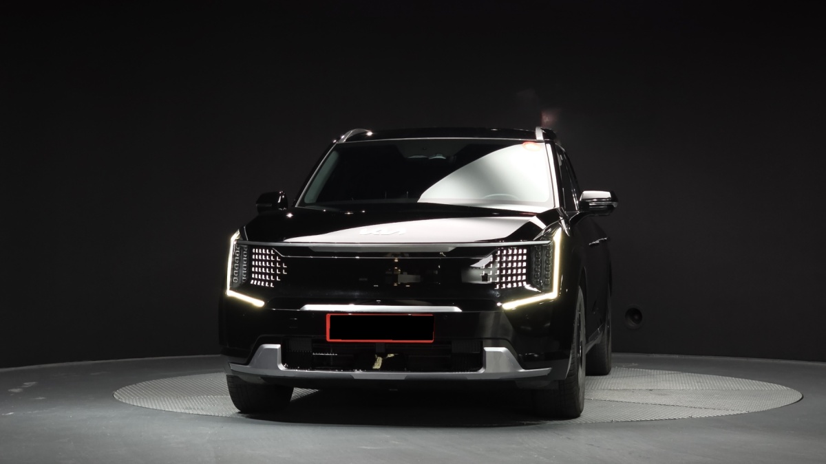 Kia EV9, 2023 — фото 3 из 12