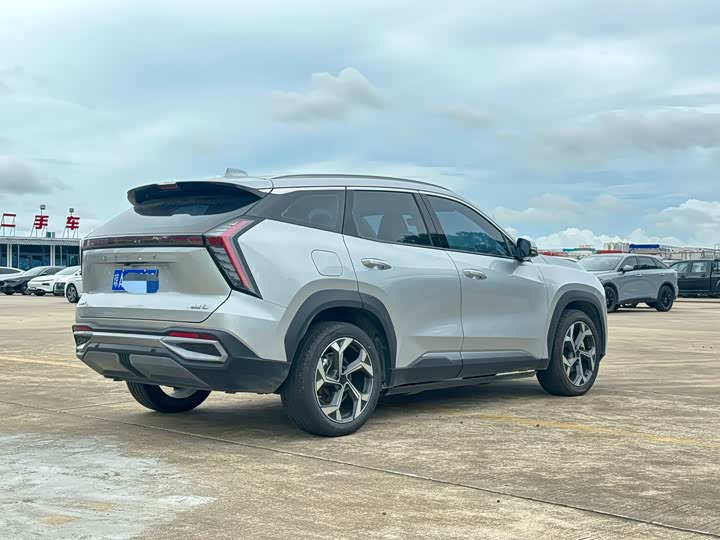 Geely Atlas L, 2025 — фото 7 из 9