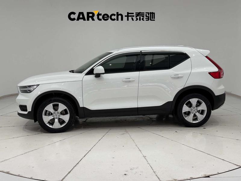 Volvo XC40, 2022 — фото 4 из 12