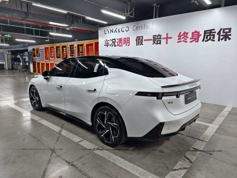 Lynk & Co 07 EM-P Hybrid, 2024 — фото 5 из 12