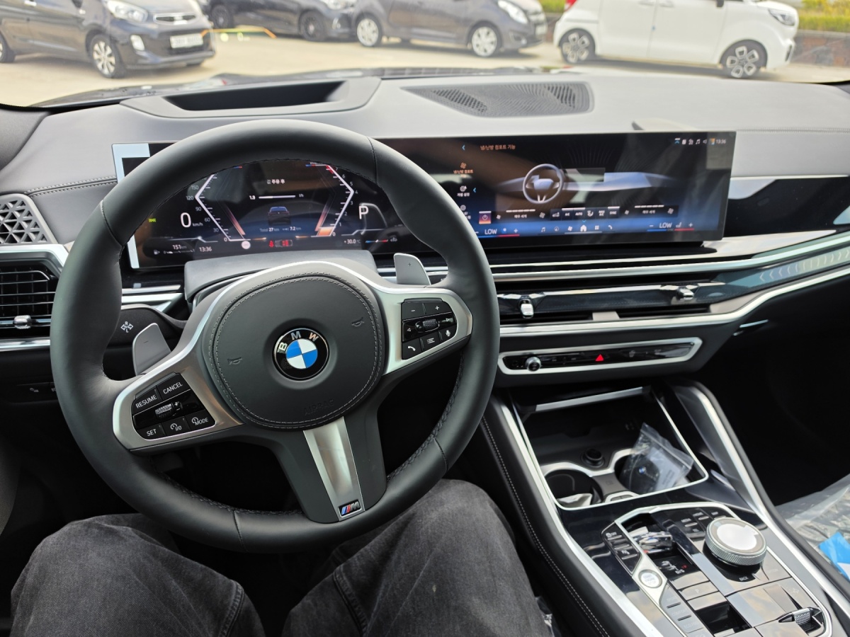 BMW X6, 2025 — фото 10 из 11