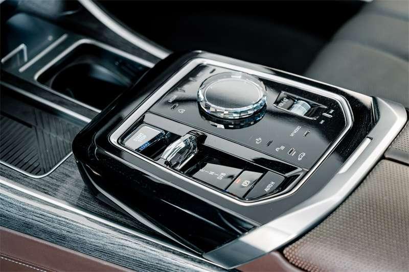 BMW i7, 2024 — фото 10 из 12